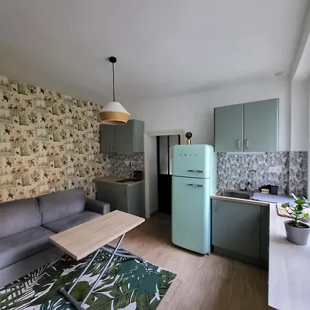 Charmant Studio Tres Calme En Centre-Ville Saint-Germain-en-Laye Exterior photo